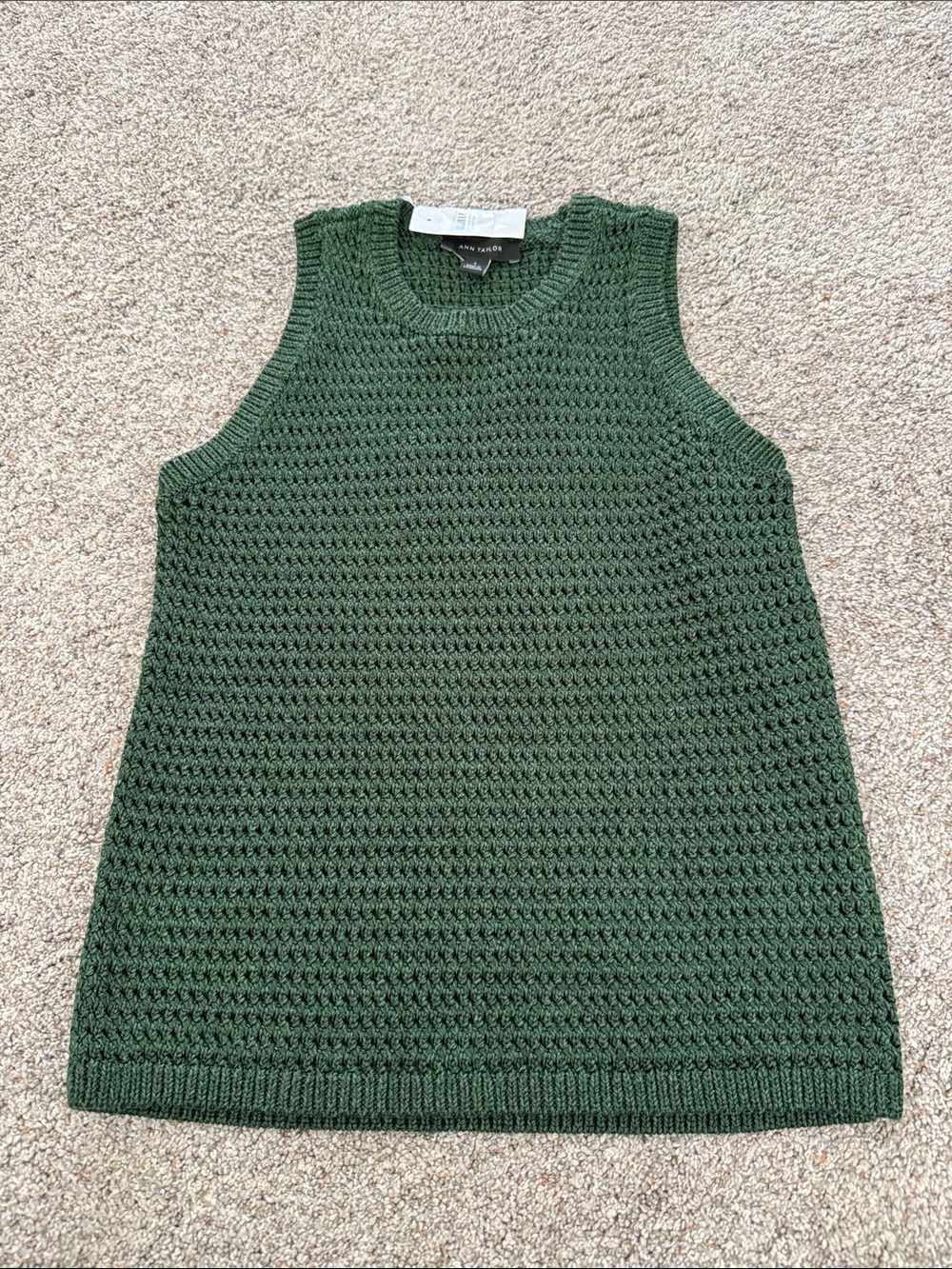 Ann Taylor women’s Dark Green Knit Sleeveless Sweater Vest small NEW